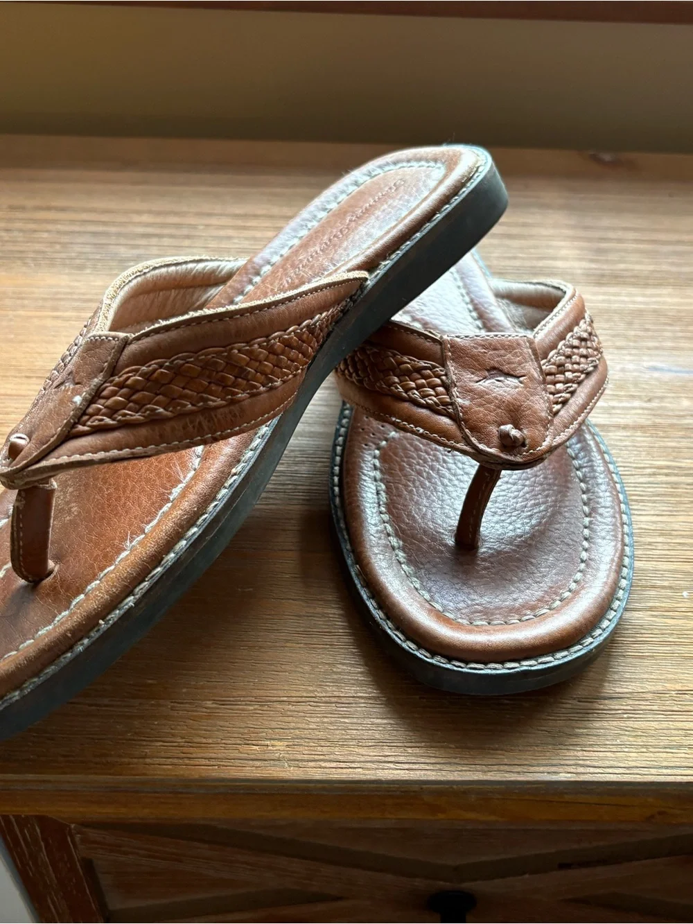 Tommy Bahama Brown Braided Leather Mens Thong Sandals